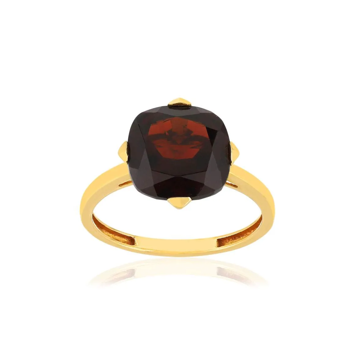 Bague or jaune 750, 1 grenat Rhodolite de 5,13 carats.