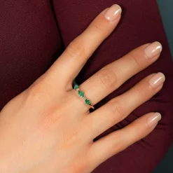 Bague or 375 jaune émeraudes et zirconias