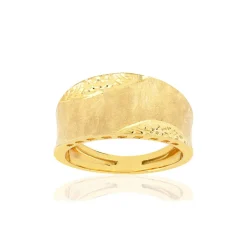 Bague or jaune 375, motif brossé et ciselé.
