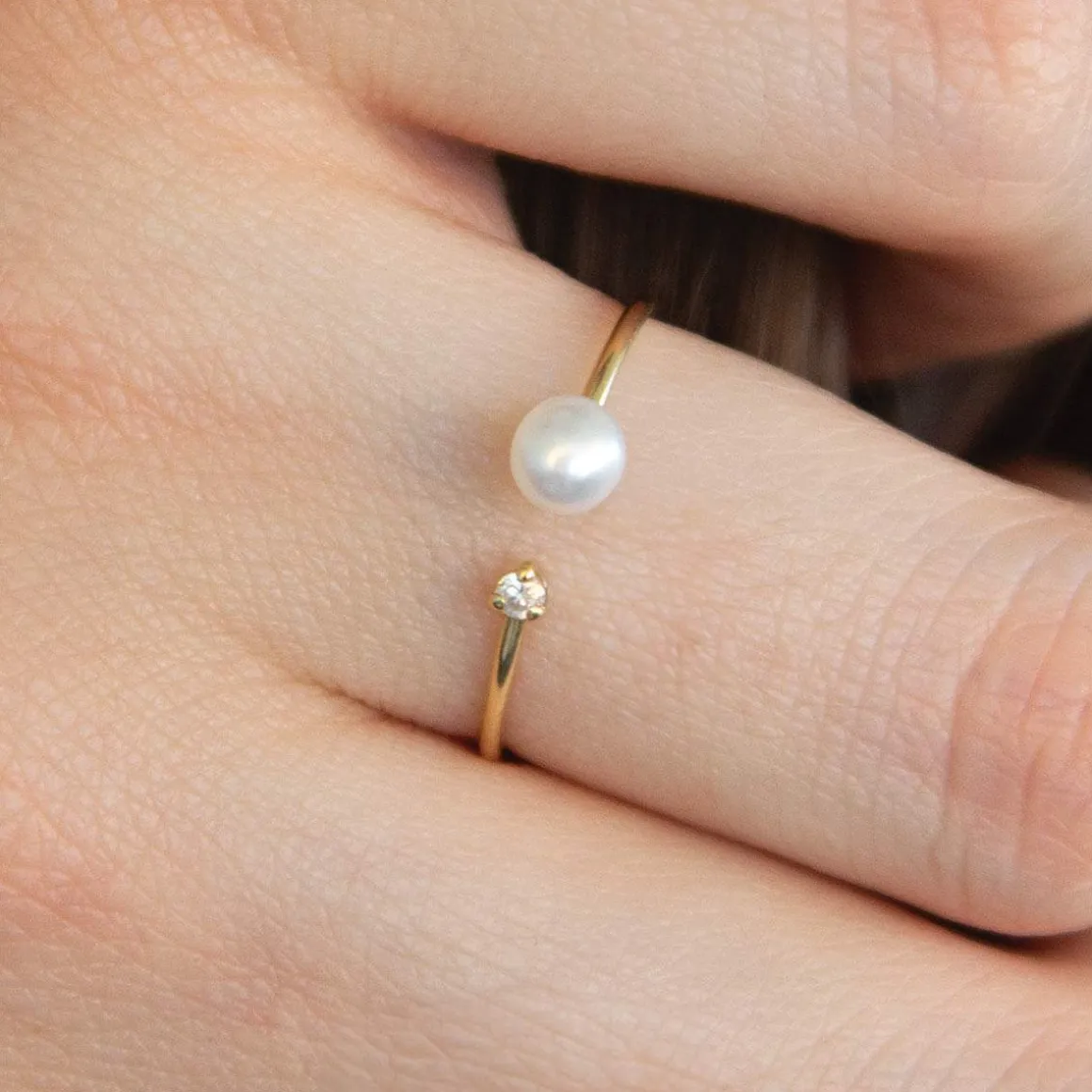 Bague or 375 jaune perle et zirconias