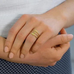Bague or 375 jaune péridots