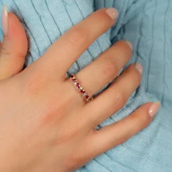 Bague or 750 jaune rubis et diamants