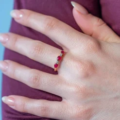 Bague or 375 jaune rubis zirconias