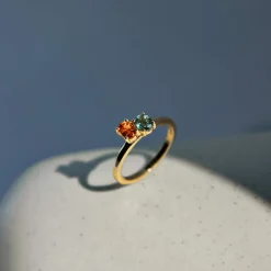 Bague or 375 jaune saphirs vert et orange