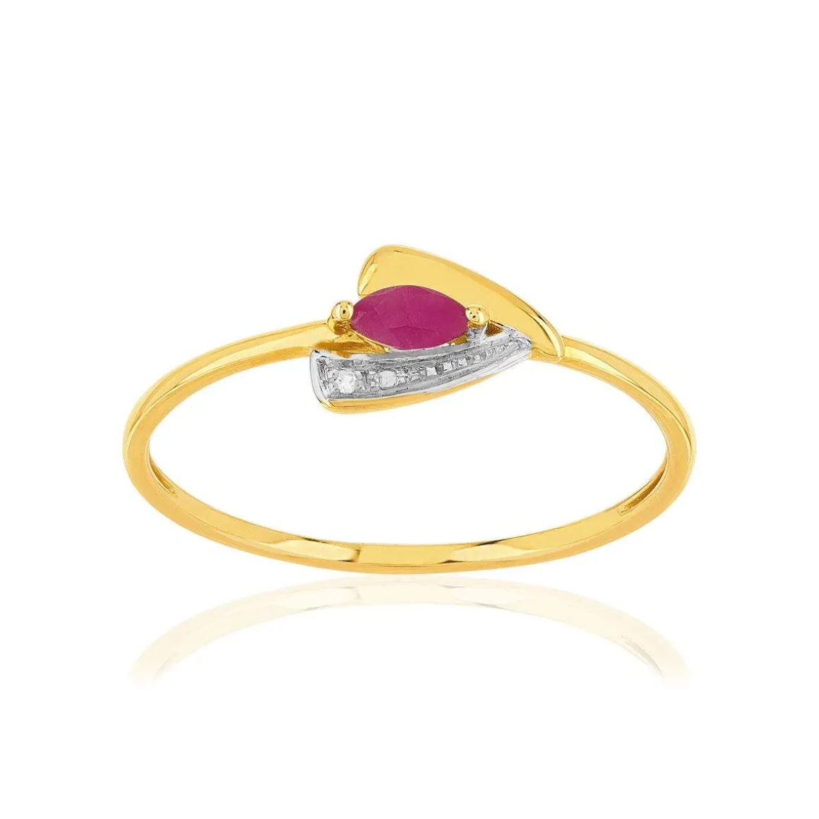 Bague or 375 jaune 2 tons rubis et diamants