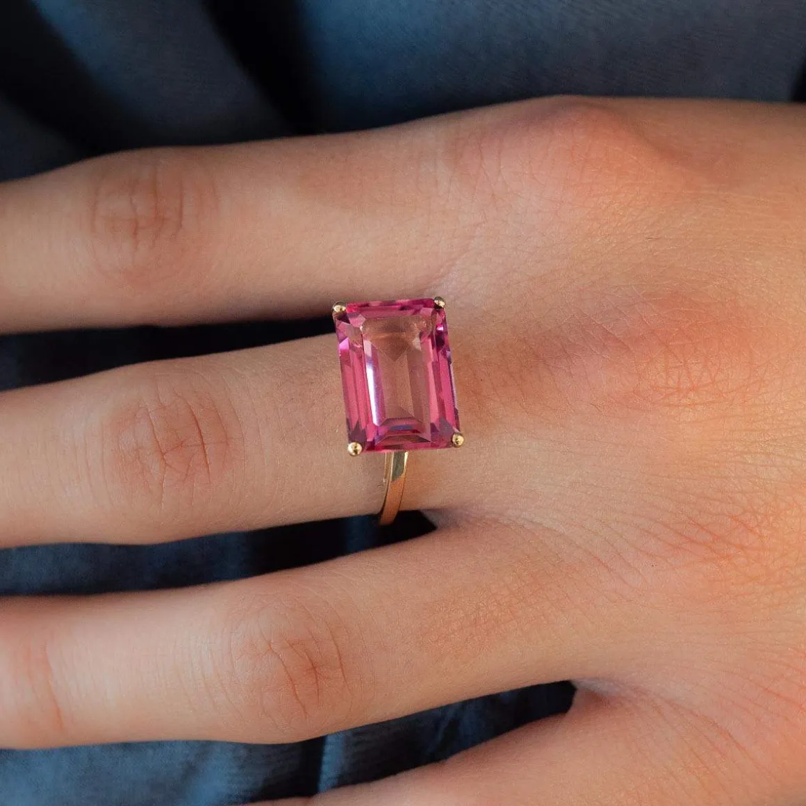 Bague or 750 jaune topazes traitées rose