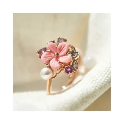 Bague or 375 rose fleur pierres fines diamants perle de culture de Chine et nacre rose