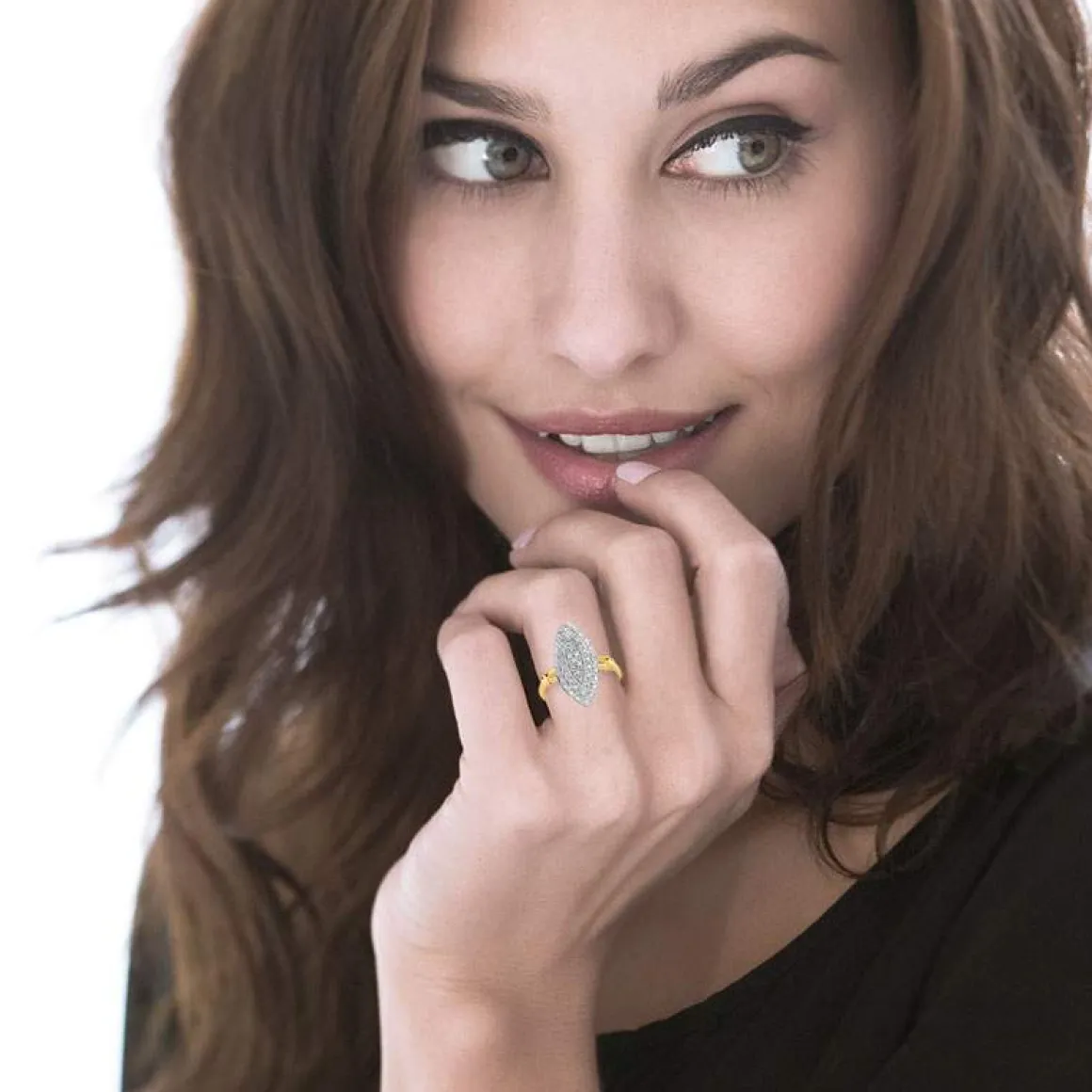 Bague 2 ors 750 marquise diamants