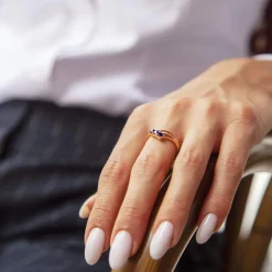 Bague or 750 2 tons ajourée saphirs et diamants
