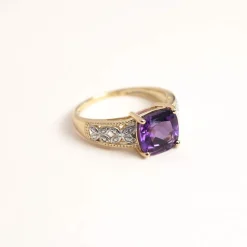 Bague or 375 2 tons améthyste carrée et diamants