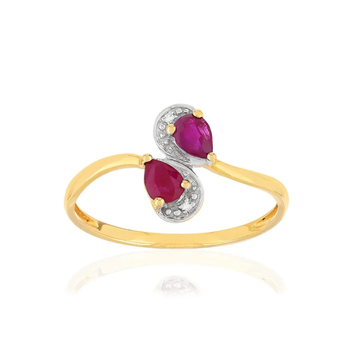 Bague or 375 2 tons, rubis et diamants.