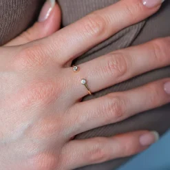 Bague ouverte plaqué or jaune et zirconias