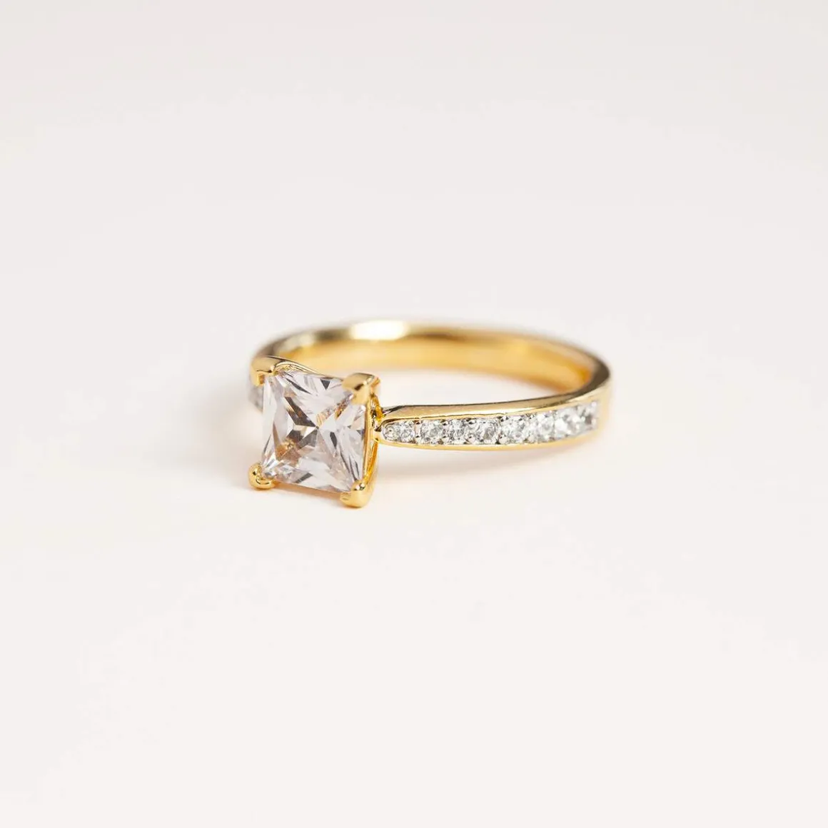 Bague plaque or 2 tons zirconias