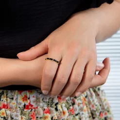 Bague plaqué or jaune et résine noire