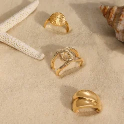 Bague plaqué or médaille martelée
