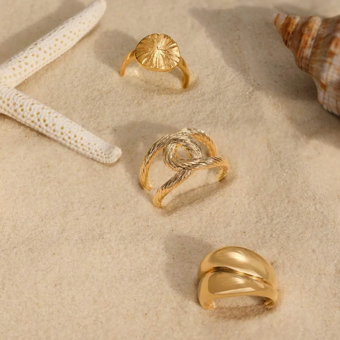 Bague plaqué or médaille martelée