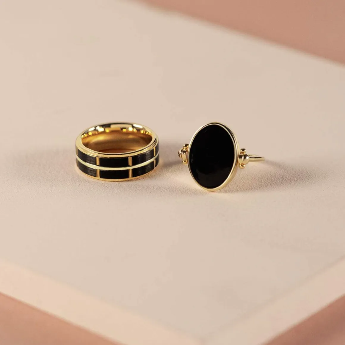 Bague plaqué or reversible laque noire ovale