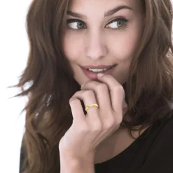 Bague solitaire or 750 jaune diamant 50/100e de carat