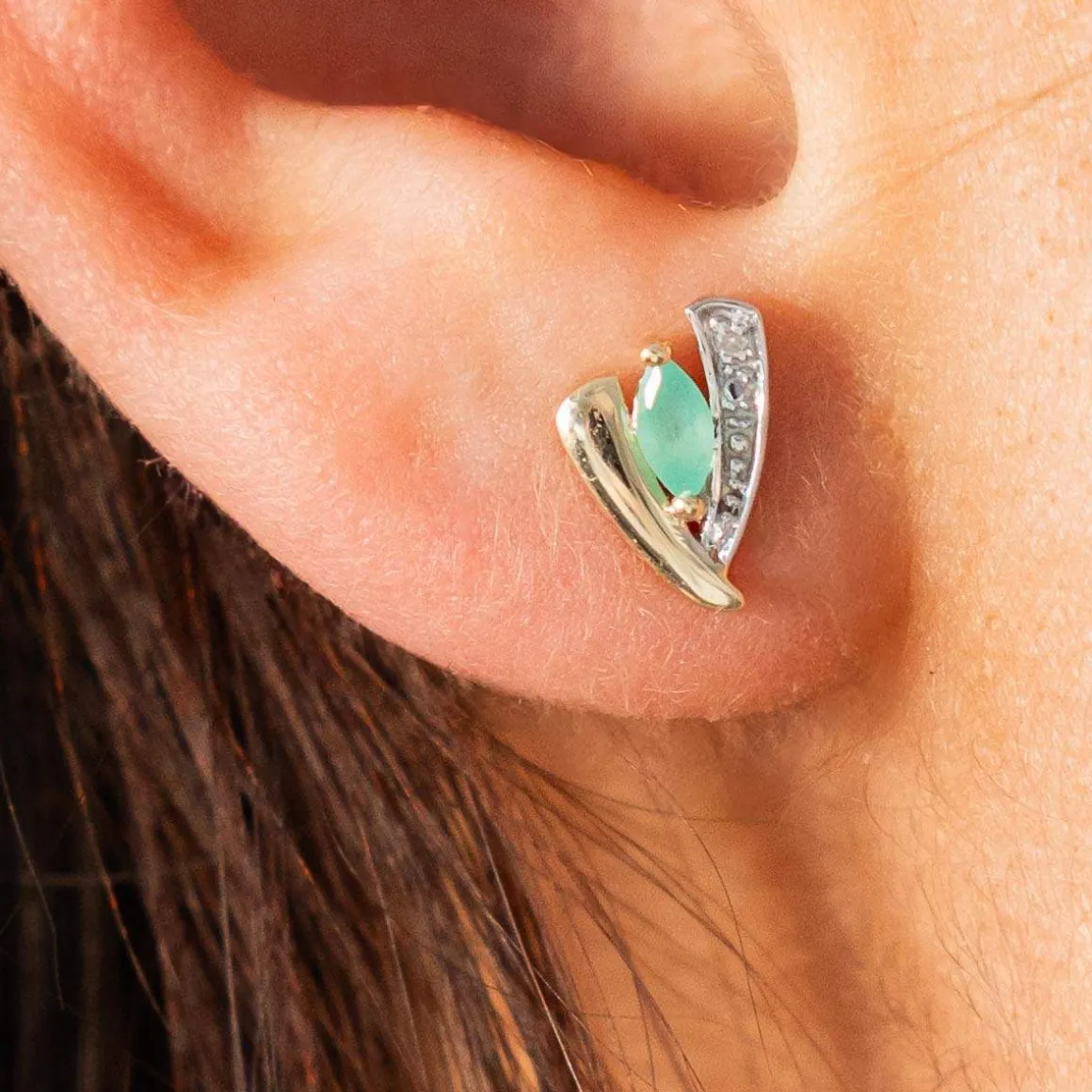 Boucles d'oreille or 375 jaune 2 tons emeraude et diamant