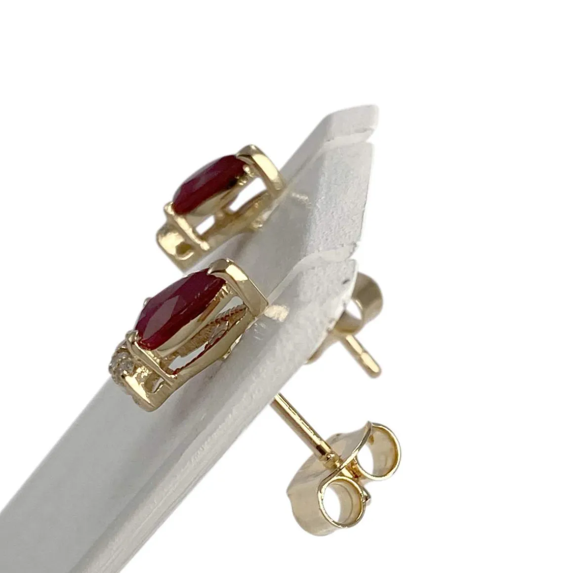 Boucles d'oreilles d'occasion or 750 jaune diamant rubis