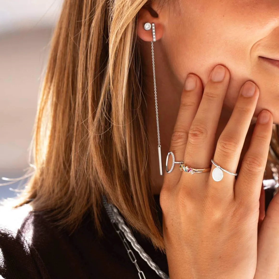 Boucles d'oreilles or 375 blanc zirconias blancs