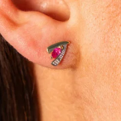 Boucles d'oreilles or 375 jaune 2 tons rubis et diamants