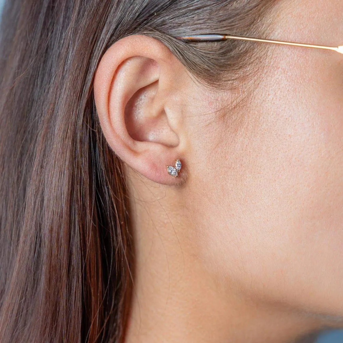 Boucles d'oreilles or 375 jaune zirconias blancs