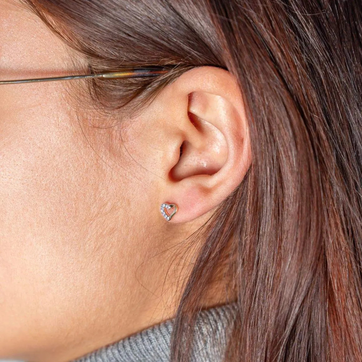 Boucles d'oreilles plaqué or jaune, zirconias, motif coeur.