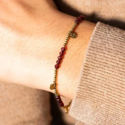 Bracelet acier doré grenats 20 cm