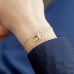 Bracelet argent 925 maille trombone motif T/bar zirconias. Longueur 19 cm.