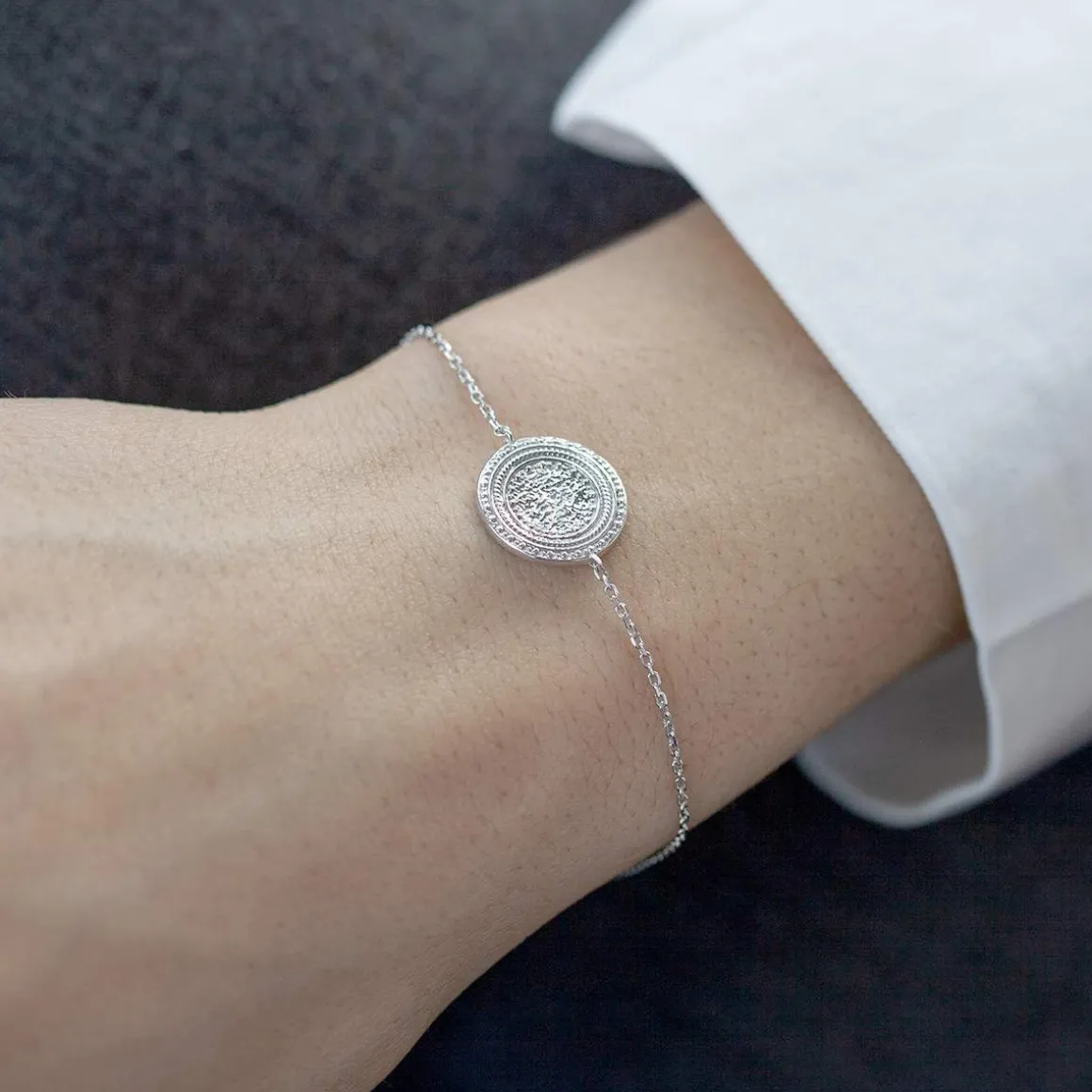 Bracelet argent 925, médaille perlée 18 cm