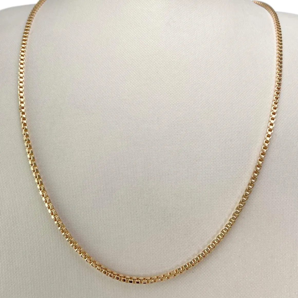 Chaîne d'occasion or 750 jaune maille carrée 70 cm