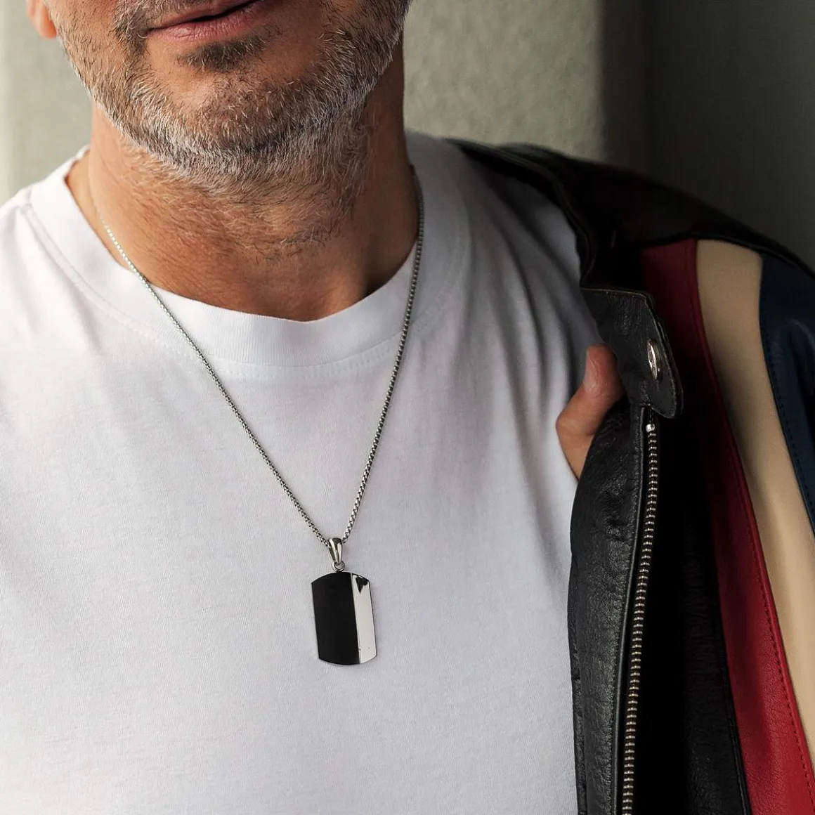 Collier acier plaque noire 55 cm
