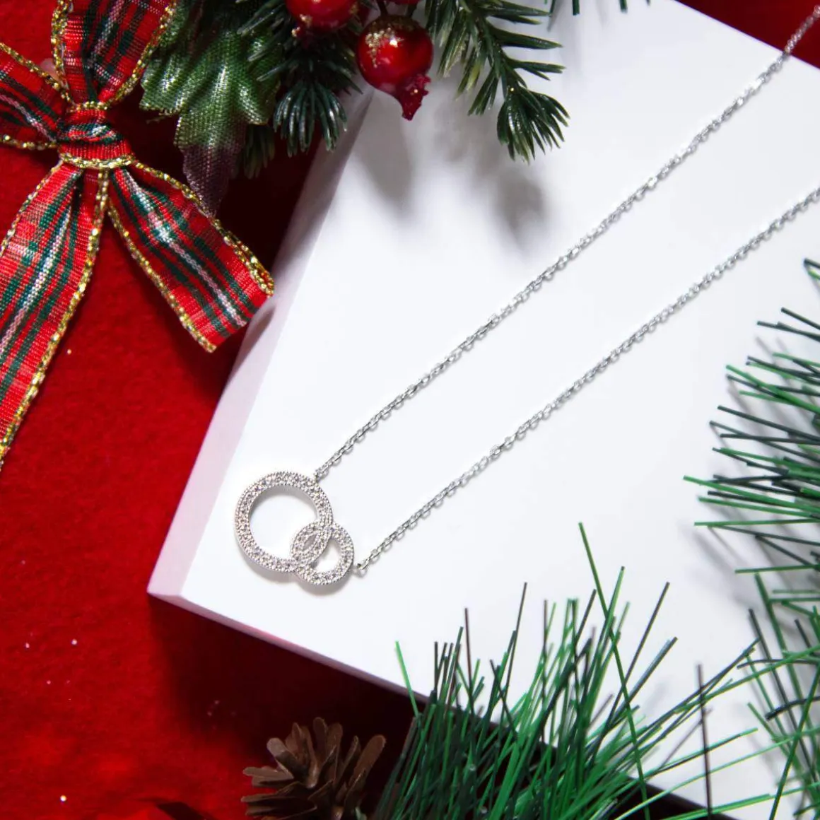 Collier argent 925 anneaux entrelacés zirconias 45 cm