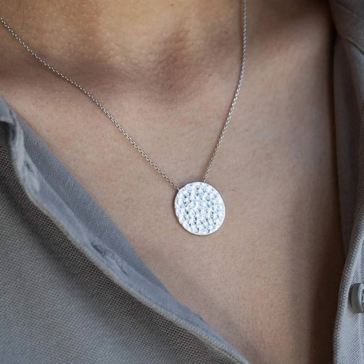 Collier argent 925 médaille martelée 45 cm