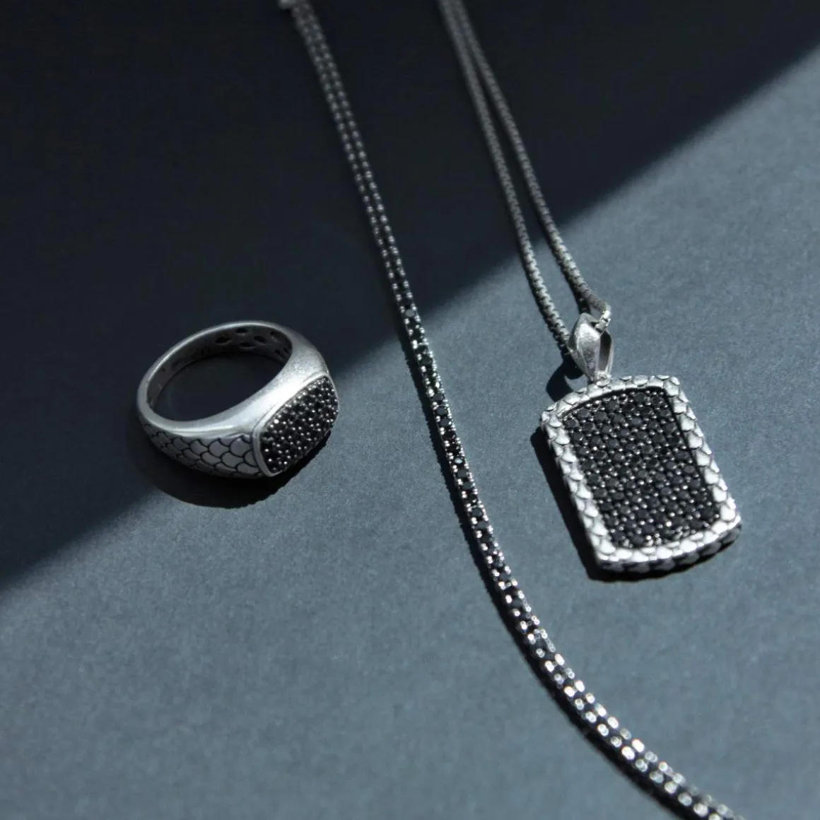 Collier argent 925 plaque spinelles noires 60cm