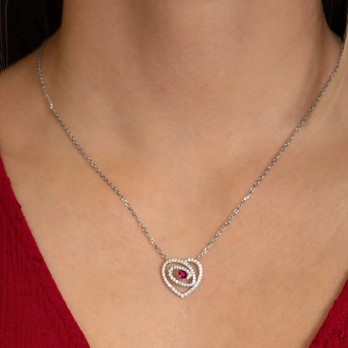 Collier coeur argent 925 rhodié rubis synthétique et zirconias 45cm