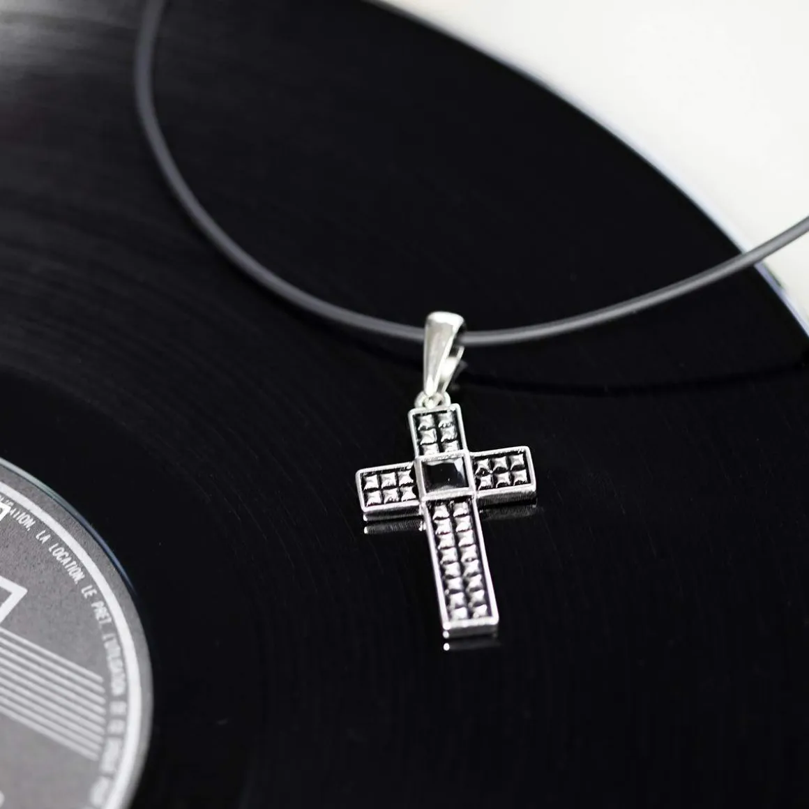 Collier cordon caoutchouc noir fermoir argent 925 50 cm