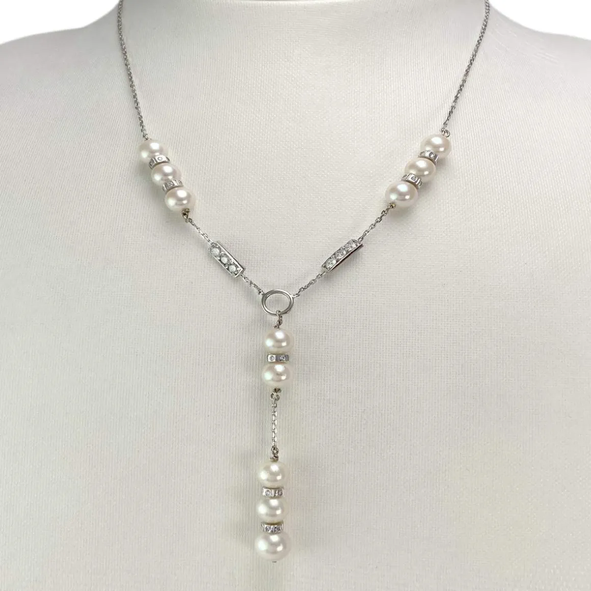 Collier d'occasion or 750 blanc diamants perles de culture du Japon 40 cm