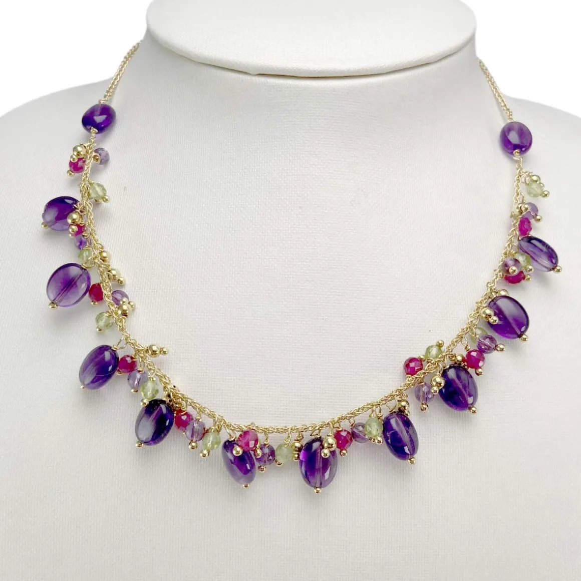 Collier d'occasion or 750 jaune boules en verre et améthystes 41 cm