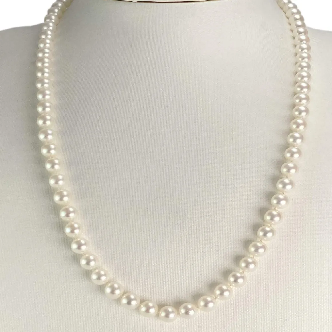 Collier d'occasion or 750 jaune perles de culture AKOYA