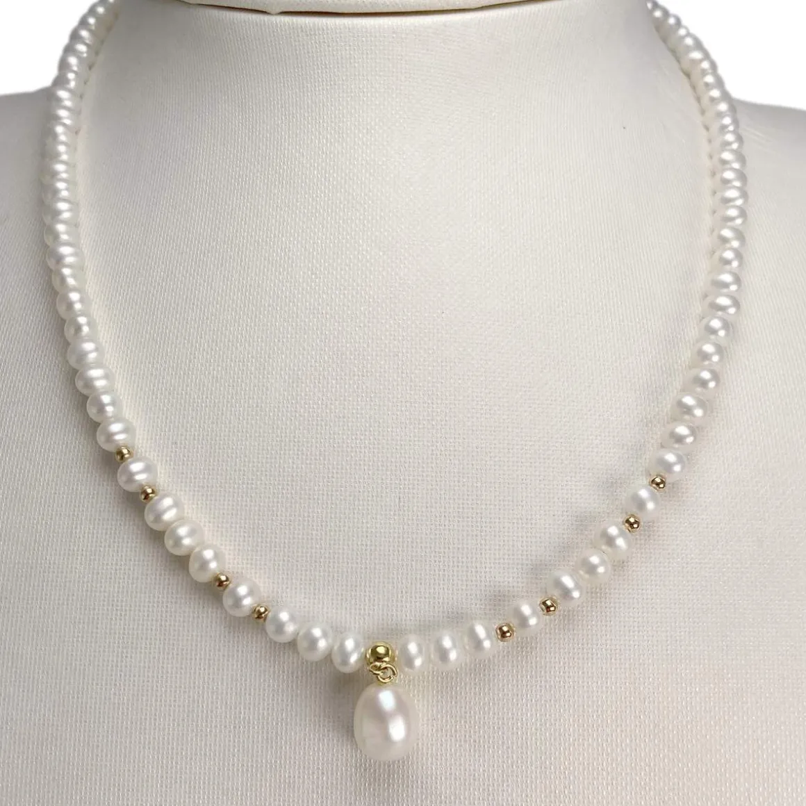 Collier d'occasion or 750 jaune perles de culture