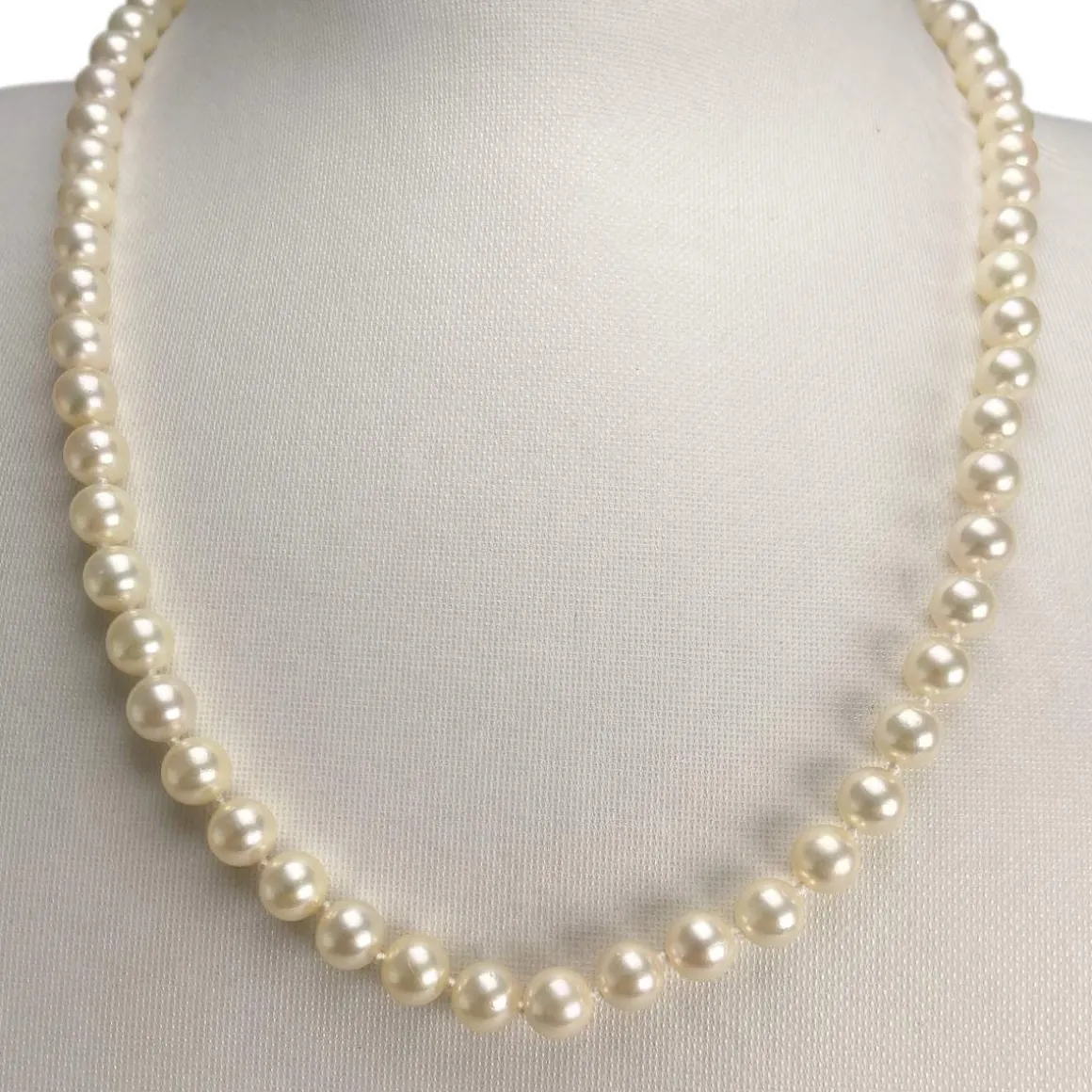 Collier d'occasion or 750 jaune perles de culture du japon 47 cm.
