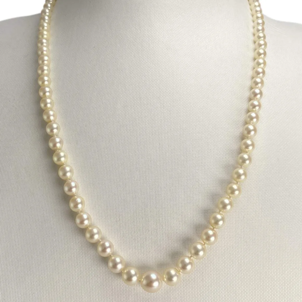 Collier d'occasion or 750 jaune perle de culture du japon