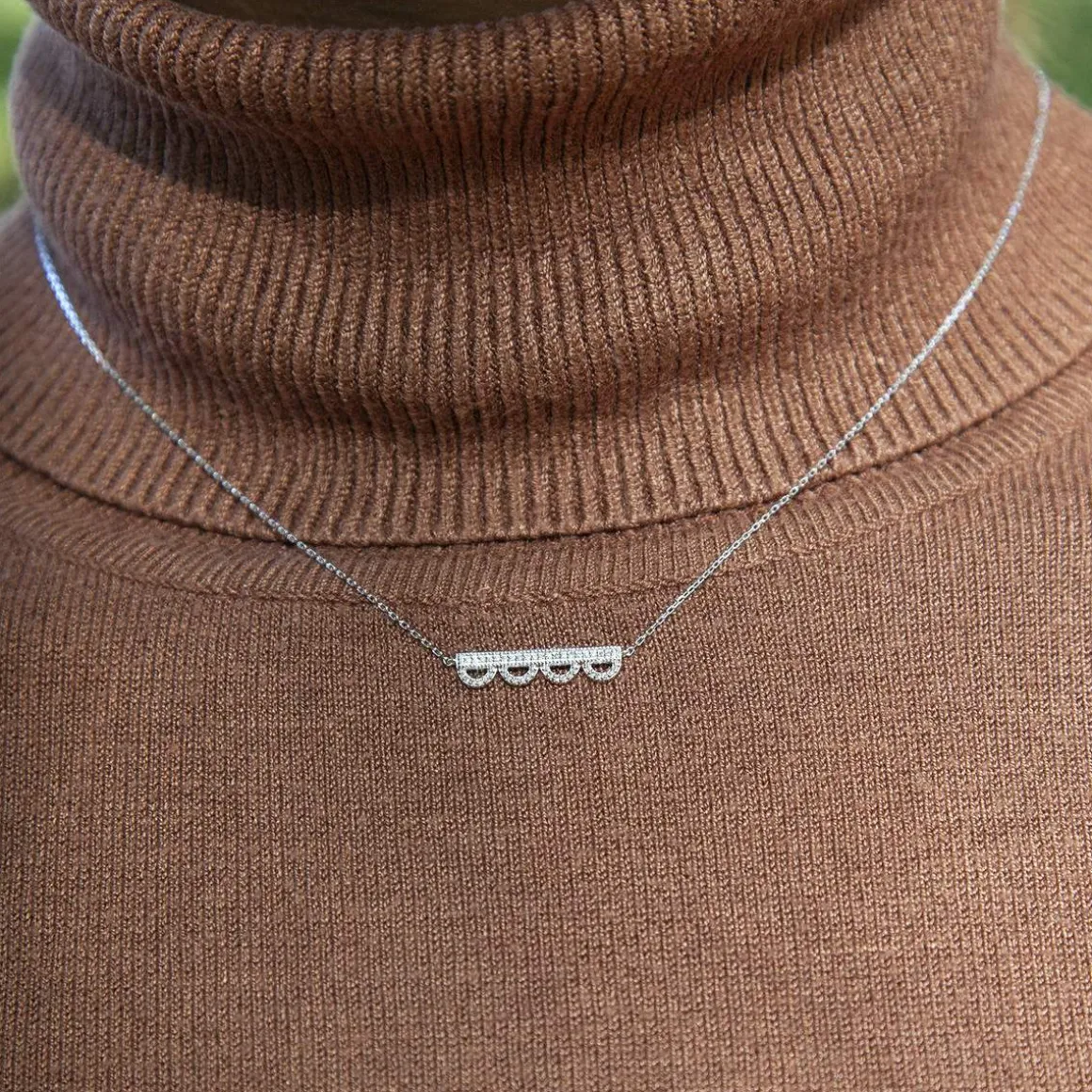 Collier or blanc 375 diamants 42 cm