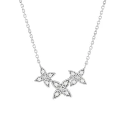 Collier or blanc 375, diamants. Motif fleurs. Longueur 42 cm.