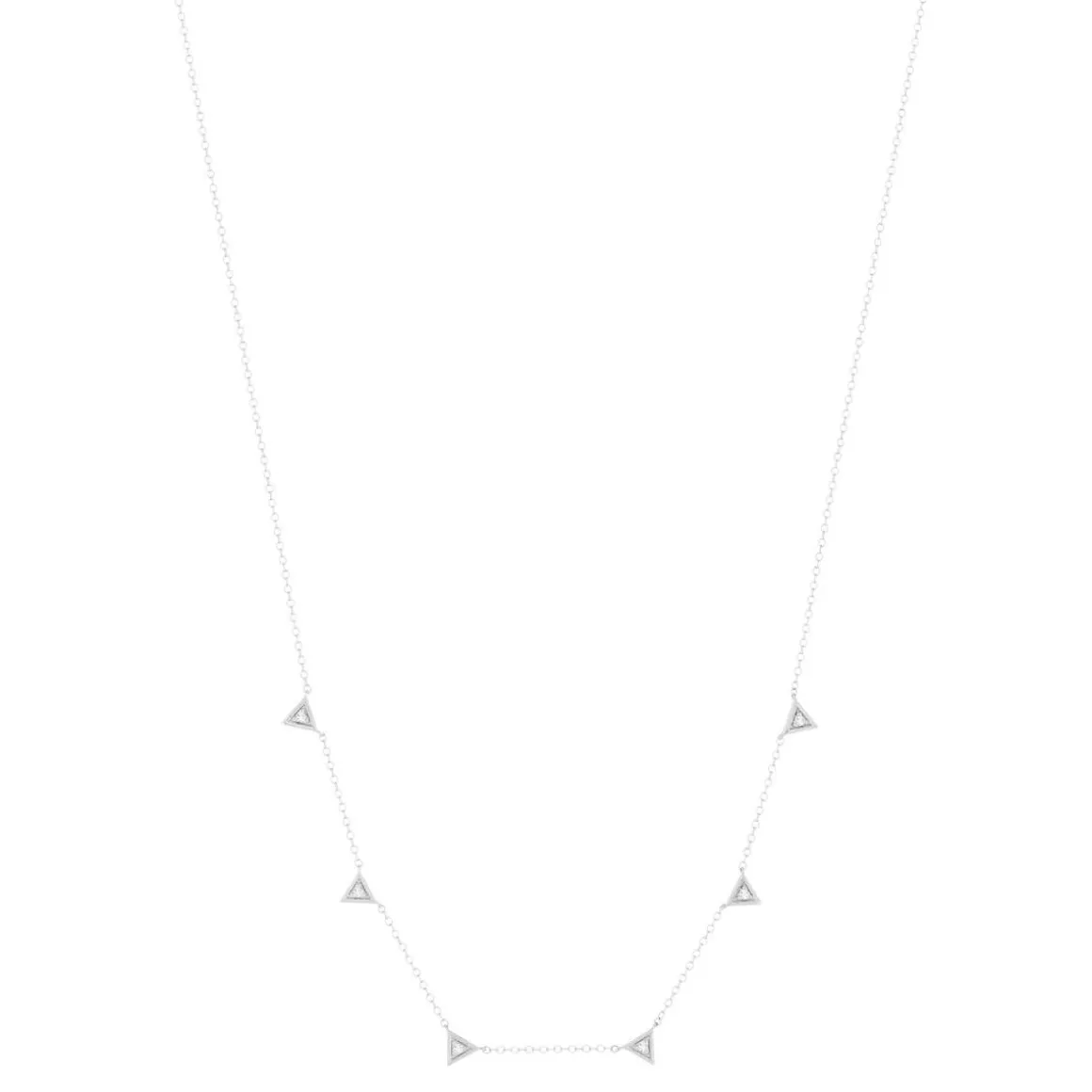Collier or blanc 375, motif triangle, diamants. Longueur 45 cm.