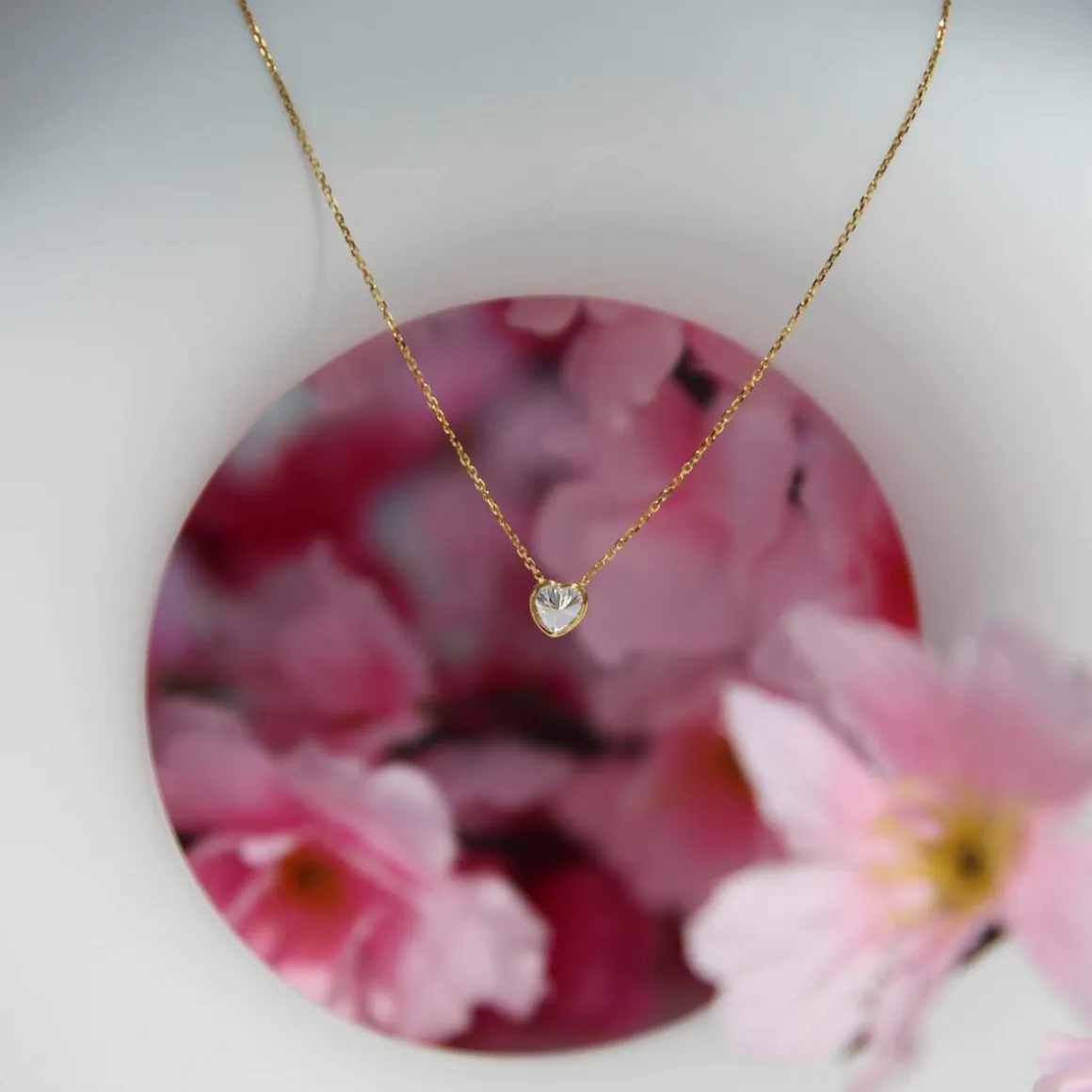 Collier or 375 jaune zirconias, motif coeur 45cm