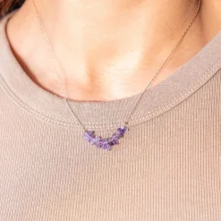 Collier plaqué or jaune améthystes 42 à 45 cm