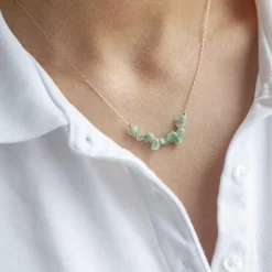 Collier plaqué or jaune quartzites verts 42 à 45 cm